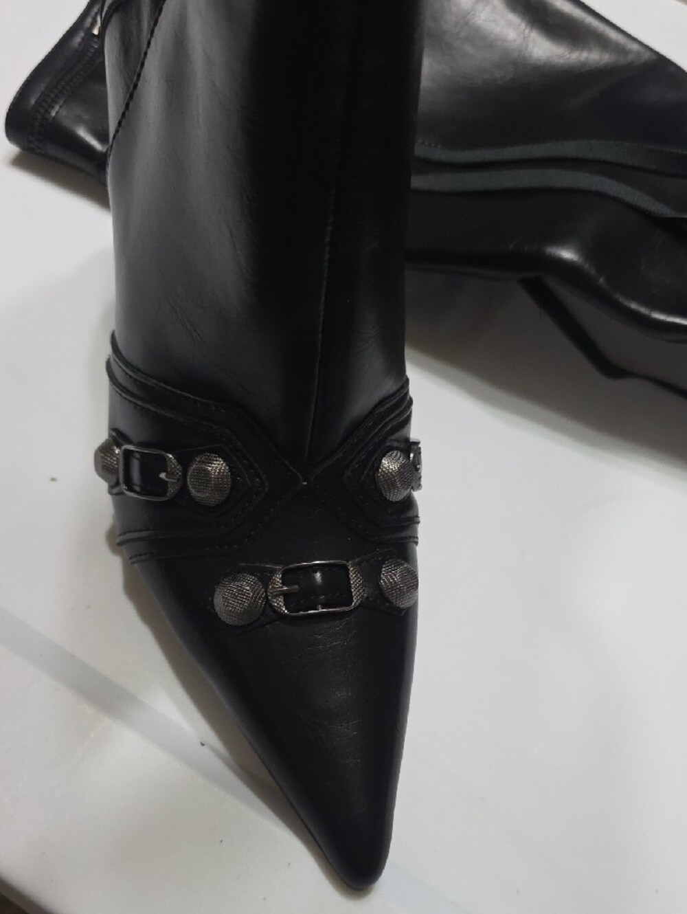 Black Pointed-Toe Stiletto Knee-High Boots - Picture 3 of 7